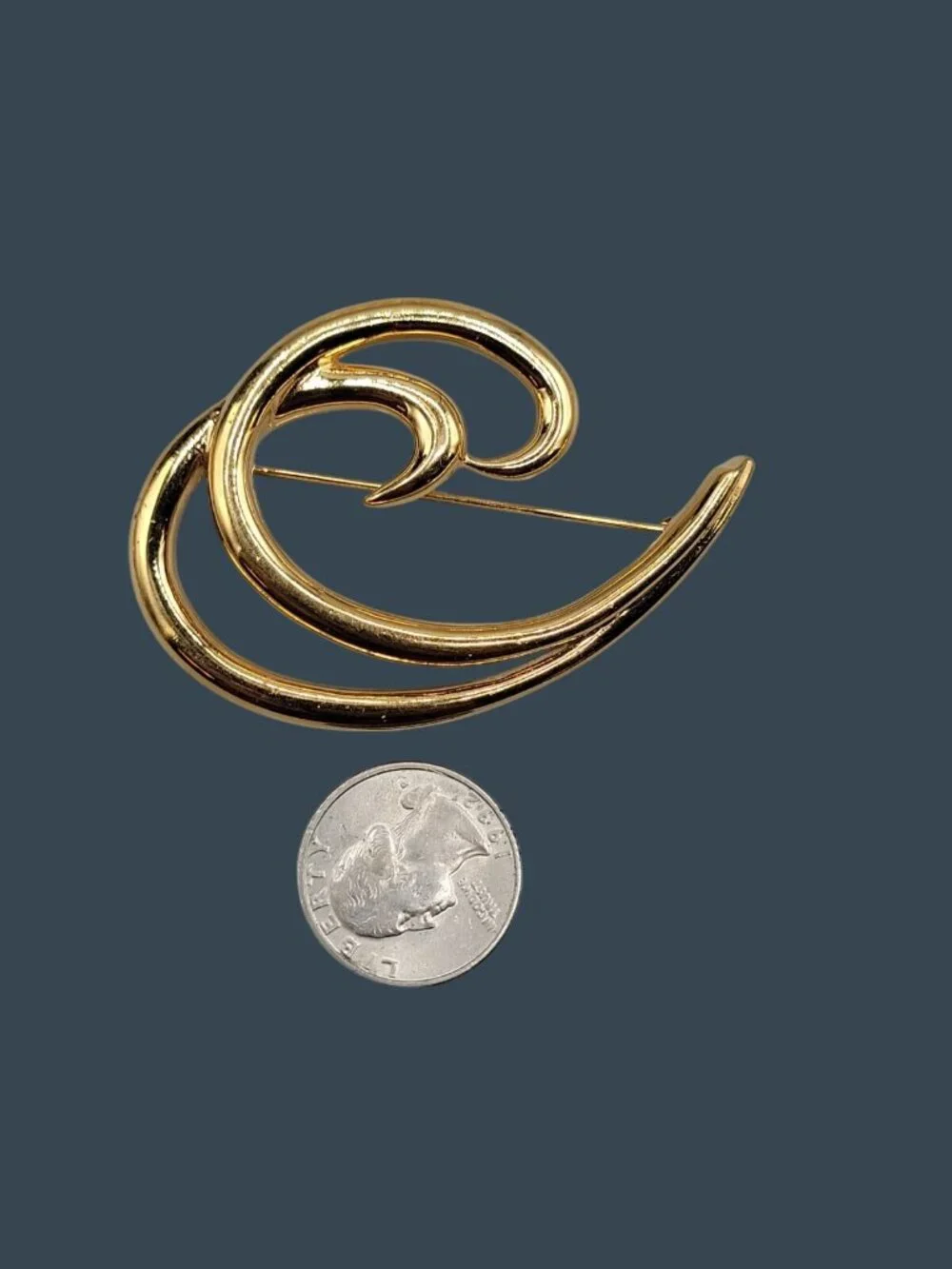 Trifari Brooch 1980s Curved Swirl Pin Large Smooth Gold Tone Metal Vintage